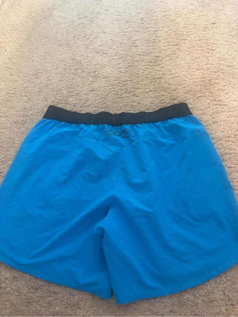 Blue pre own as is size XL Nike Air Max Woven Men athletic shorts